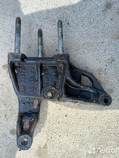 Кронштейн крепления двигателя Opel Vectra b