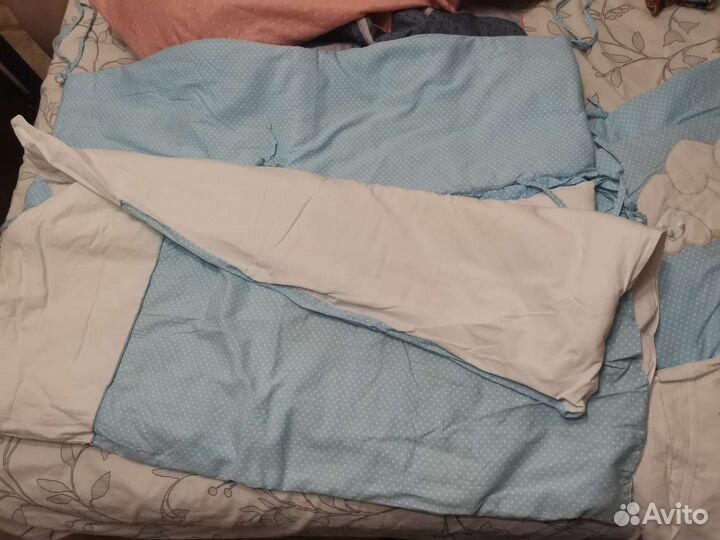 Бортики и одеяло в кроватку