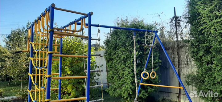 Спортивный уличный тренажер