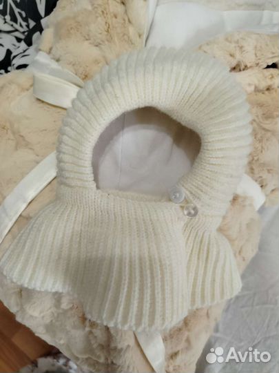 Теплый конверт на выписку и шапка