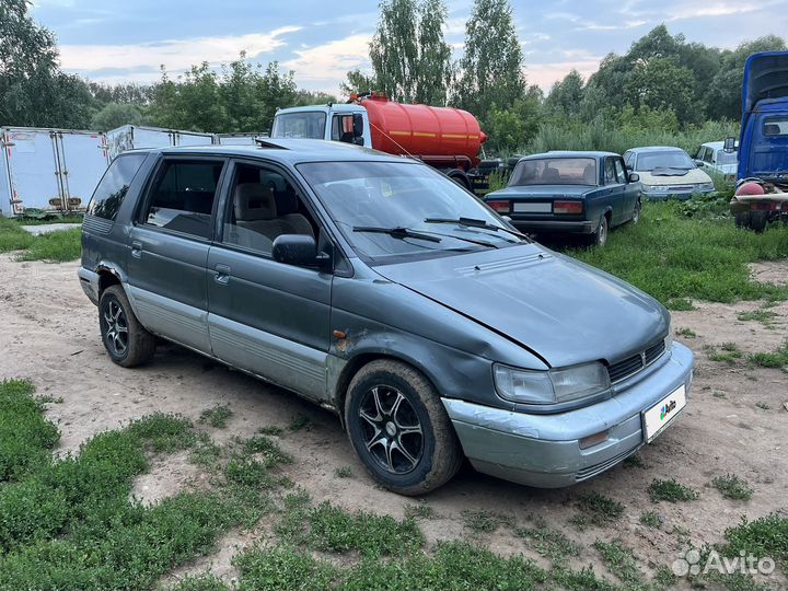 Mitsubishi Space Wagon, 1992