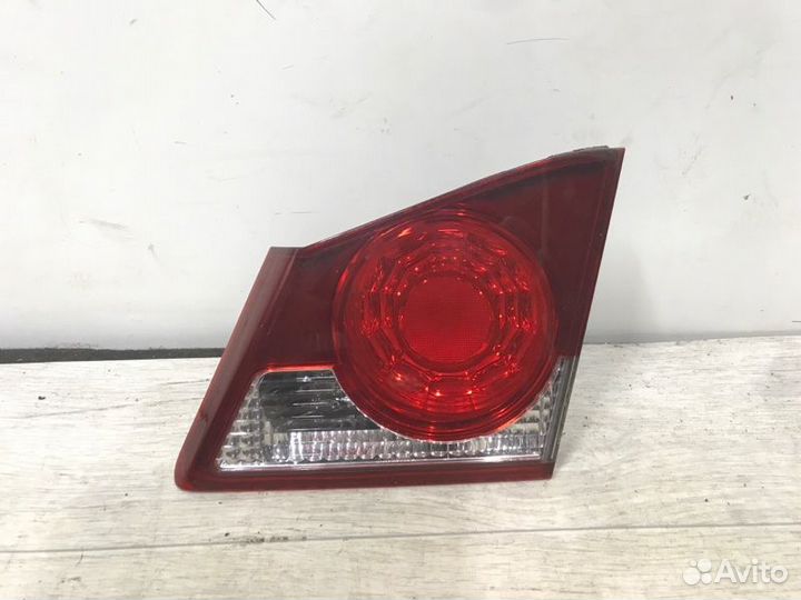 Фонарь внутренний правый Honda Civic 4D 2007