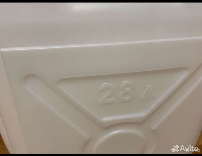 Канистра со сливом 28 литров