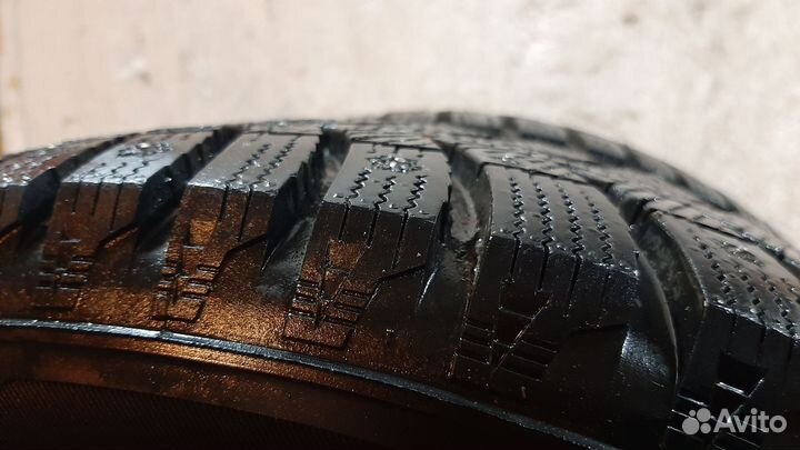 Laufenn I Fit Ice LW 71 215/60 R16 99T