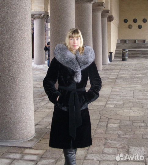 Шуба мутоновая с чернобуркой
