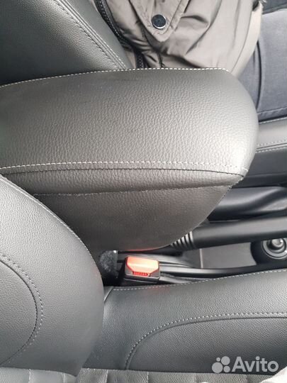 Подлокотник для Рено Дастер