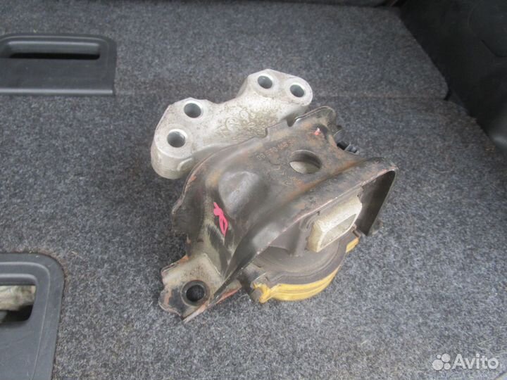 Подушка двигателя Peugeot 207