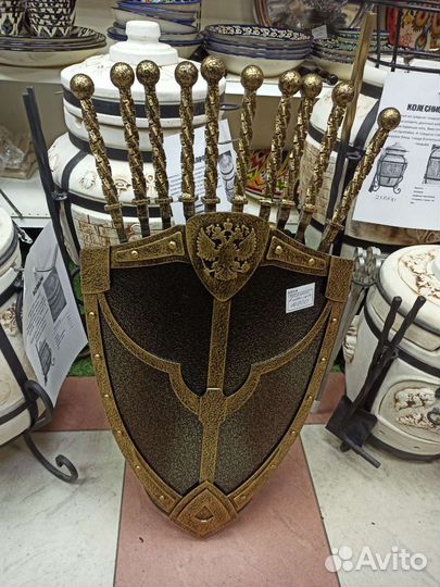 Набор шампуров в кованом щите