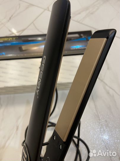 Выпрямитель для волос профессиональный