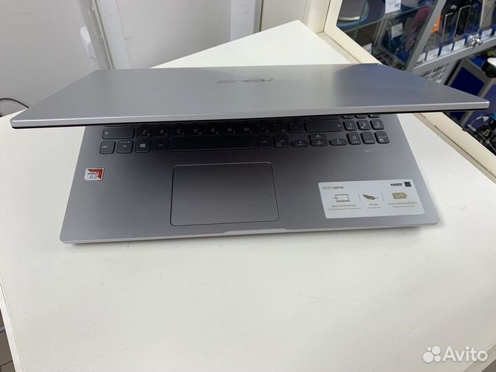 Ноутбук Asus на подарок