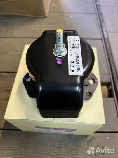 Подушка двигателя Паджеро 4