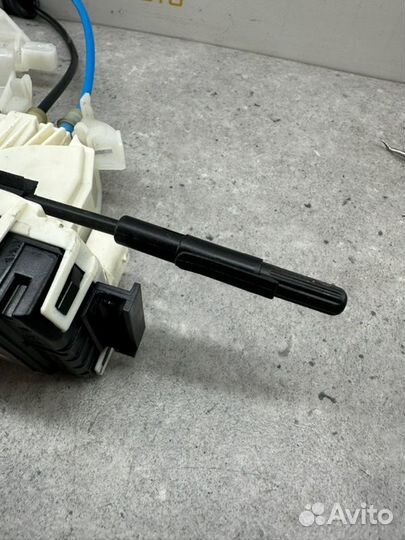 Замок двери задний левый Mercedes-Benz E350 W212