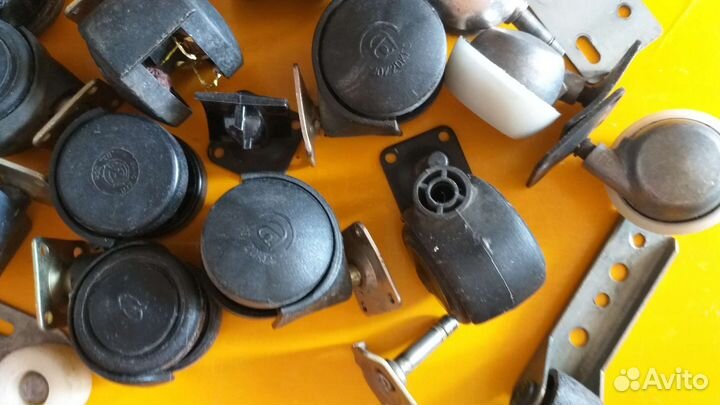 Мебельные колёсики разные