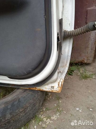 Дверь задняя левая Ниссан Блюберд EU14