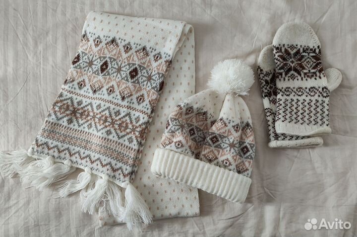 Шапки, шарфы тёплые зимние
