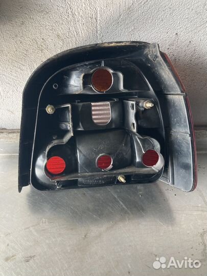 Задний левый фонарь Фольксваген гольф 3