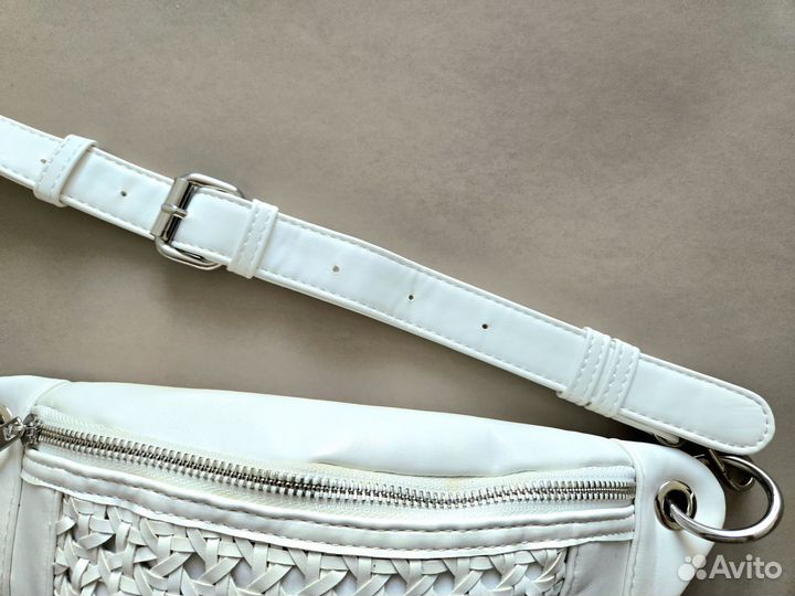 Сумка поясная женская белая ostin