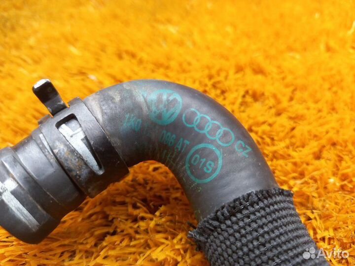 Патрубок дополнительной помпы Volkswagen Golf 1K