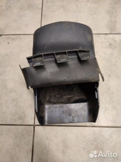 Кожух рулевой колонки Volkswagen Polo седан 1.6