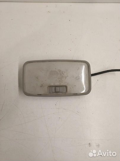 Фонарь салона (плафон) задний Toyota Prius 2 NHW20