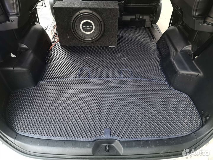 Комплект ковриков из эва EVA на Toyota Voxy 70