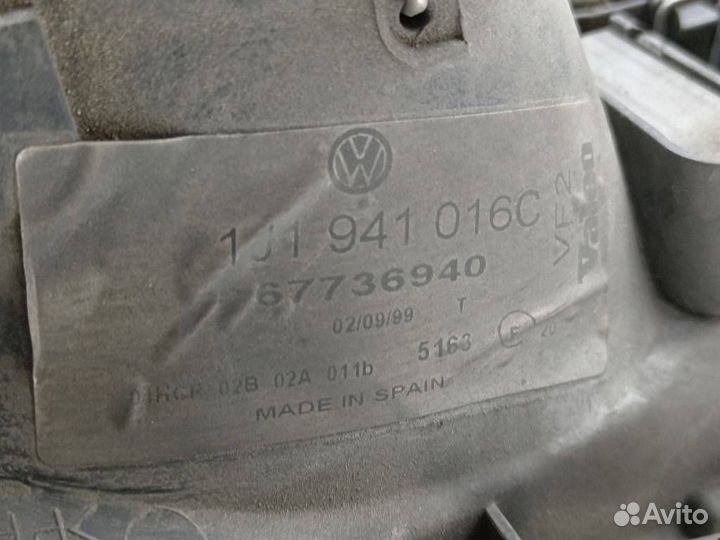 Фара правая Volkswagen Golf 4 2001 1J1941016C