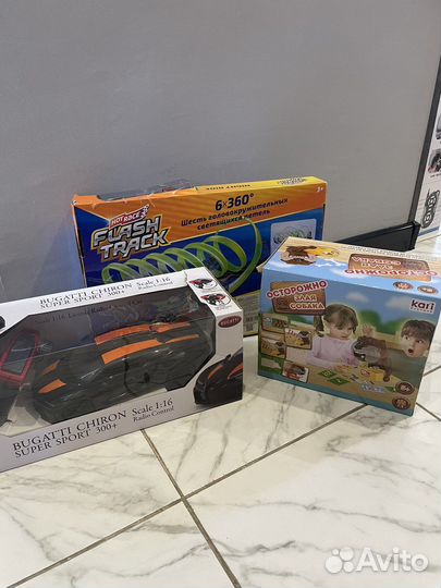 Детские игрушки (гонки, настольная игра, машина)