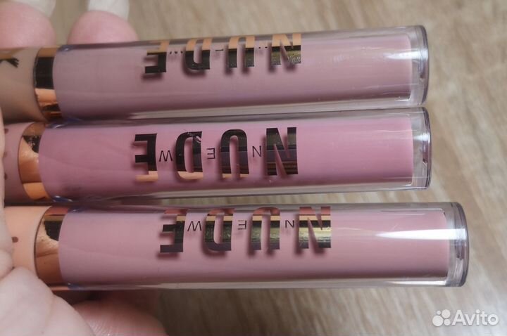 Жидкая стойкая помада Nude