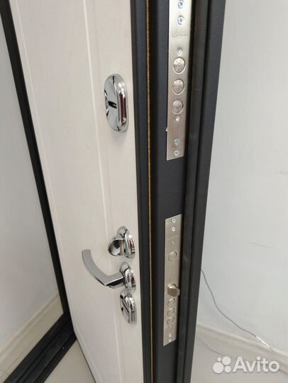 Двери входные с терморазрывом