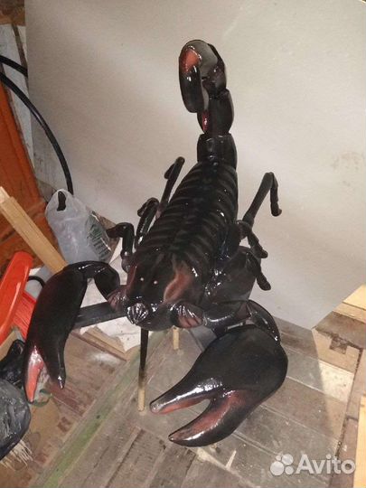 Скорпион из гипса