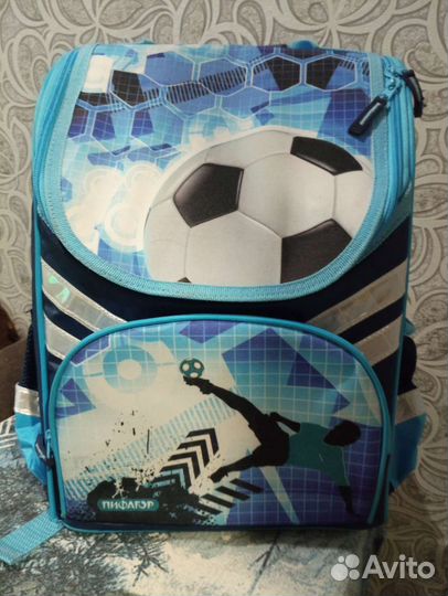 Ранец школьный для мальчика новый