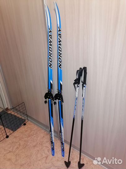 Лыжи беговые, палки для лыж