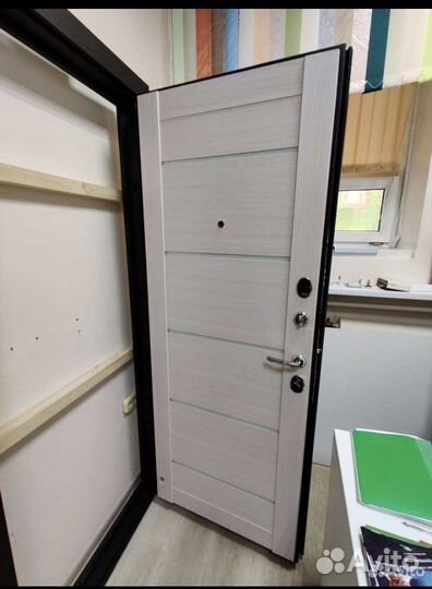 Входные стальные металлические двери