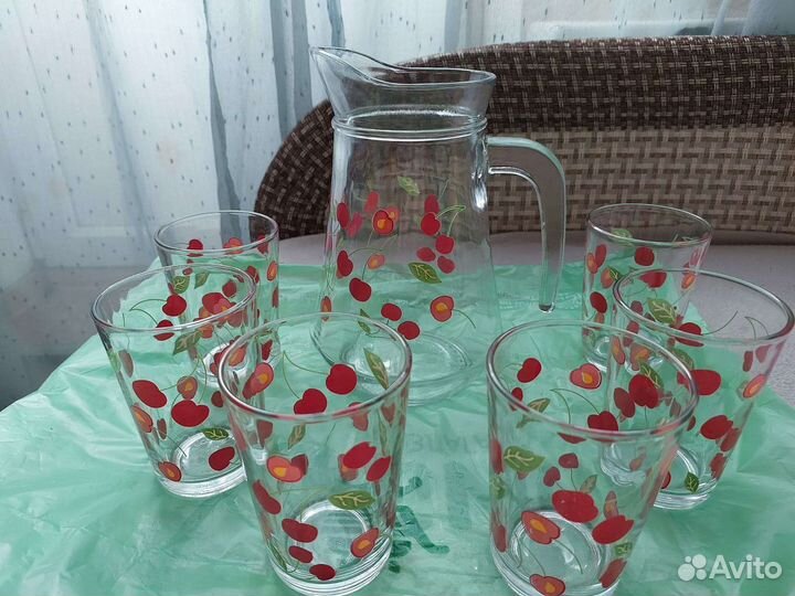 Графин со стаканами
