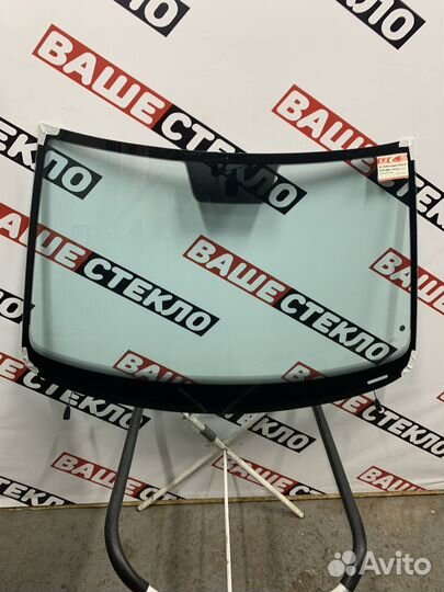 Лобовое стекло Volkswagen Polo 3