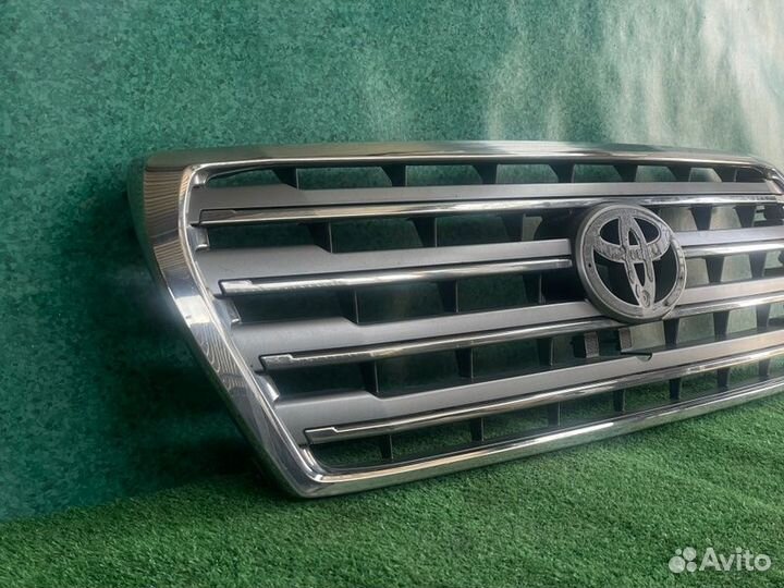 Решетка радиатора Toyota Land Cruier джип 2012