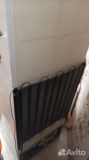 Холодильник indesit es18