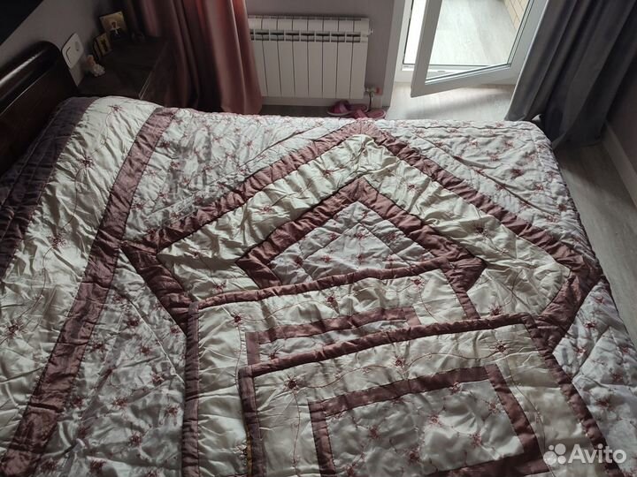 Покрывало на кровать новое