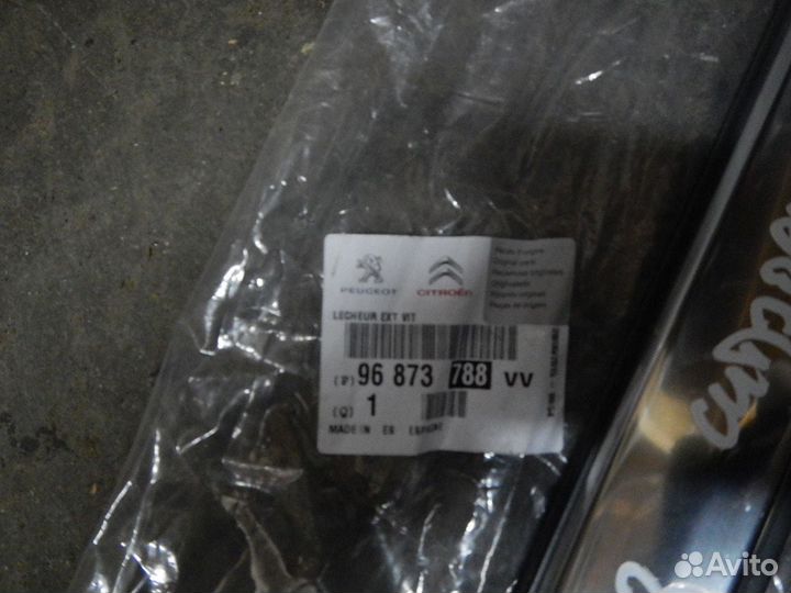 Уплотнитель стекла двери передней правой, Citroen