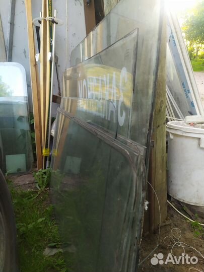 Стекла на паз боковые