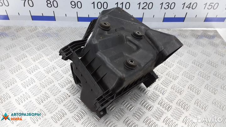 Корпус воздушного фильтра Toyota Verso 2010