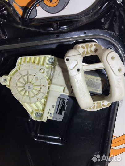 Стеклоподъемник электр. передний правый с моторчи