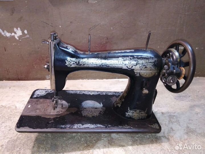 Швейная машинка госшвеймашина со станиной