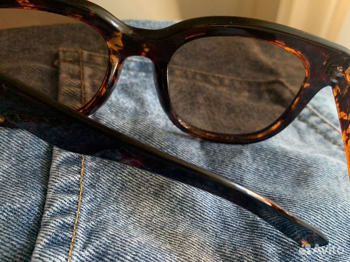 Солнцезащитные очки