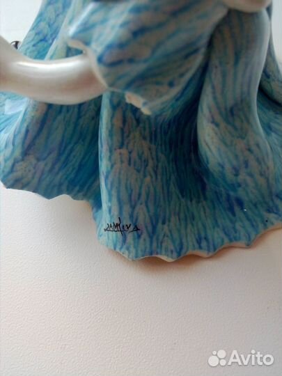 Фарфоровая кукла