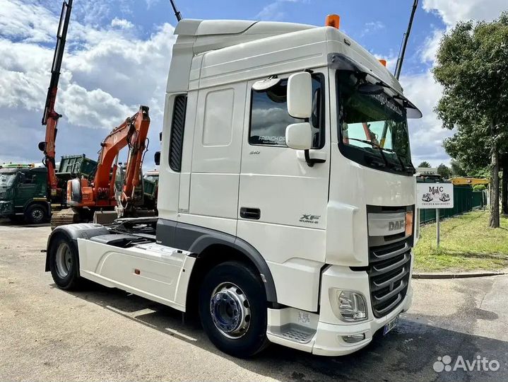 В разборке грузовик DAF,XF106 с 2015