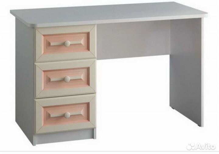 Письменный стол