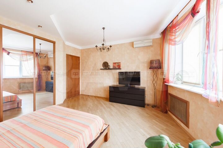 4-к. квартира, 158,4 м², 4/6 эт.