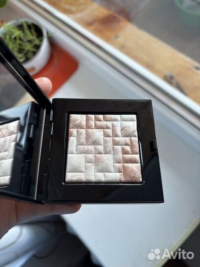 Bobby brown пудра хайлайтер pink glow