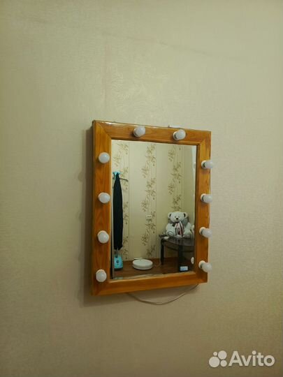 Зеркало с лампочками